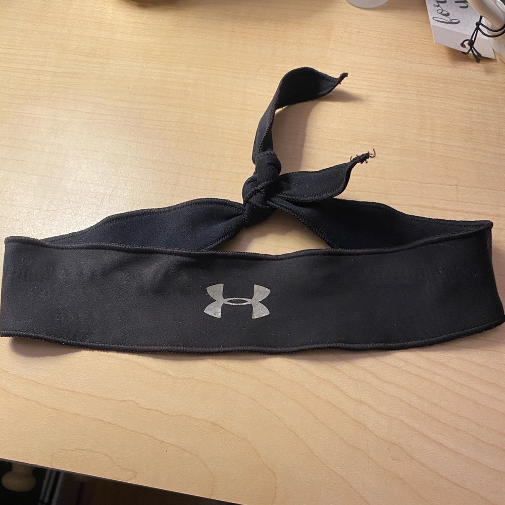 Black under armour headband
